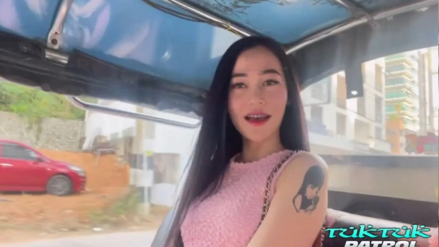 หนังโป๊ไทย tuktukpatrol earn น้องเอิร์นสาวไทยไซด์ไลน์สักหลังสุดน่าเย็ด โดนฝรั่งควยใหญ่จับเย็ดสดแตกใน ถ่ายคลิปเย็ดโม๊กควยออย่างแจ่ม xxx